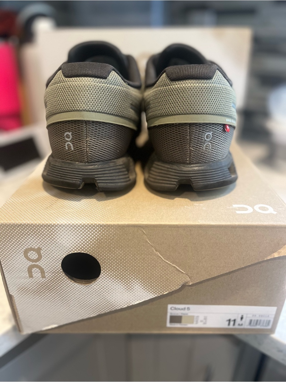 On Running Men’s Cloud 5 Size 11 Grove/Haze in Color Pre-Loved Condition - Picture 3 of 16